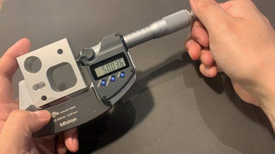 品質保証ポリシー｜寸法公差は、マイクロメータを使用し、出荷前に検査を実施します。